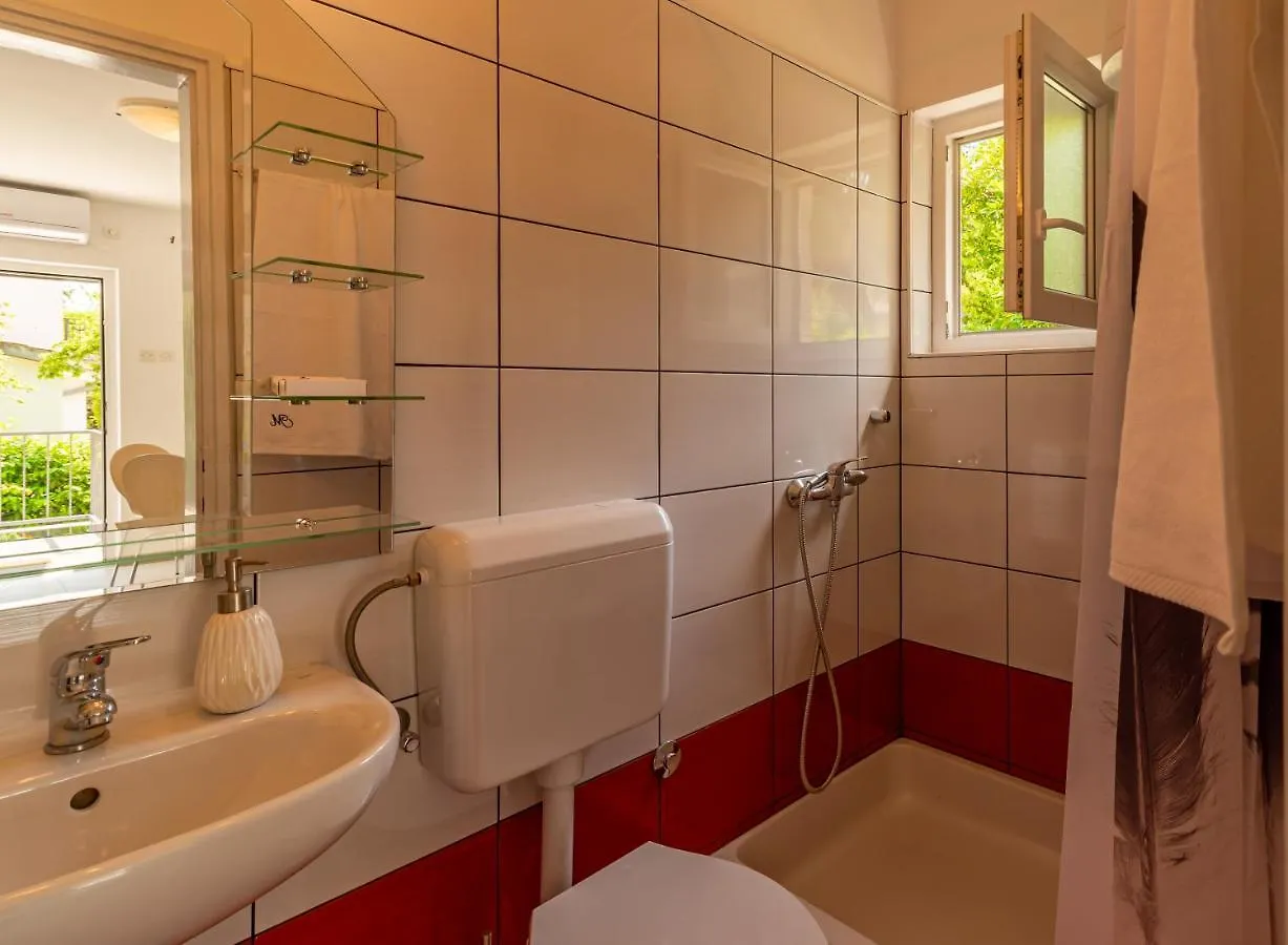 Apartmani Sunset View I Olive Garden Apartment Njivice